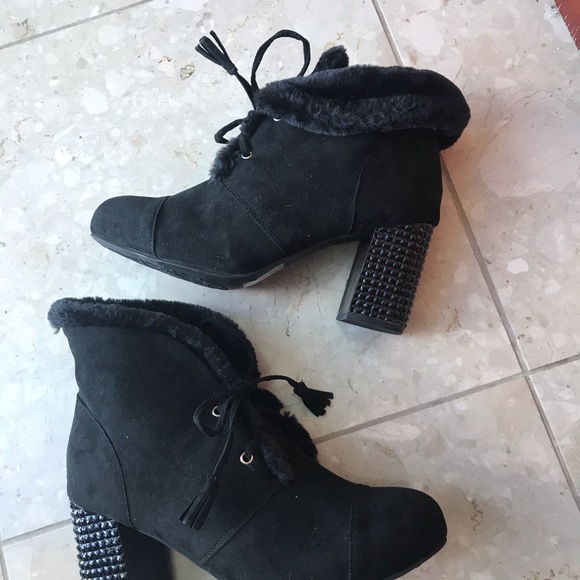 Ankle boots - Picture 1 of 5